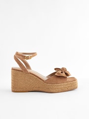 Tan Brown Forever Comfort® Leather Bow Wedges - Image 4 of 9