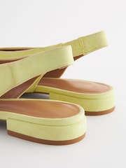 V barvi limete - Usnjeni koničasti čevlji s pentljo in paščkom čez peto Forever Comfort® - Slika 3 iz 5
