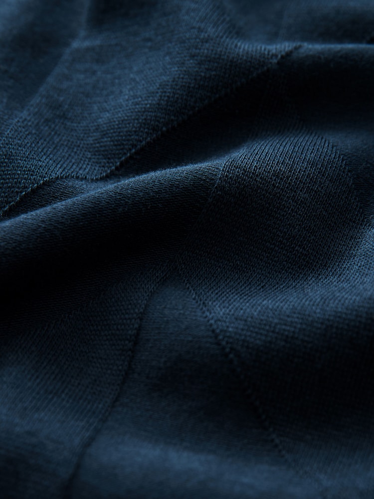 Marineblau und Hellbraun - Reguläre Passform - Elegantes Poloshirt mit kurzem Reißverschluss - Bild 6 von 6 Marineblau und Hellbraun - Reguläre Passform - Elegantes Poloshirt mit kurzem Reißverschluss - Bild 6 von 6