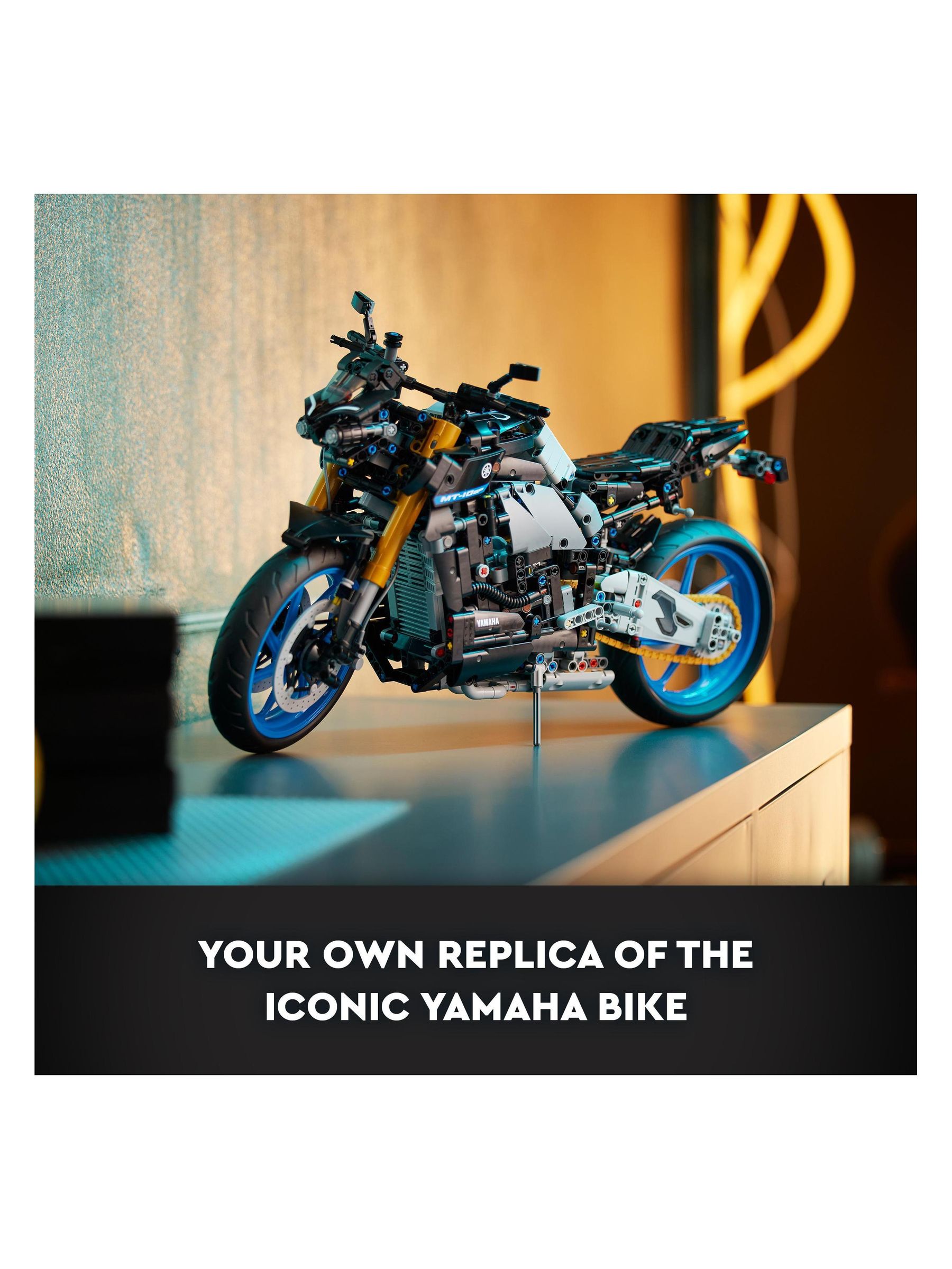 Cumpără LEGO Technic Yamaha MT10 Set model de motociclete pentru