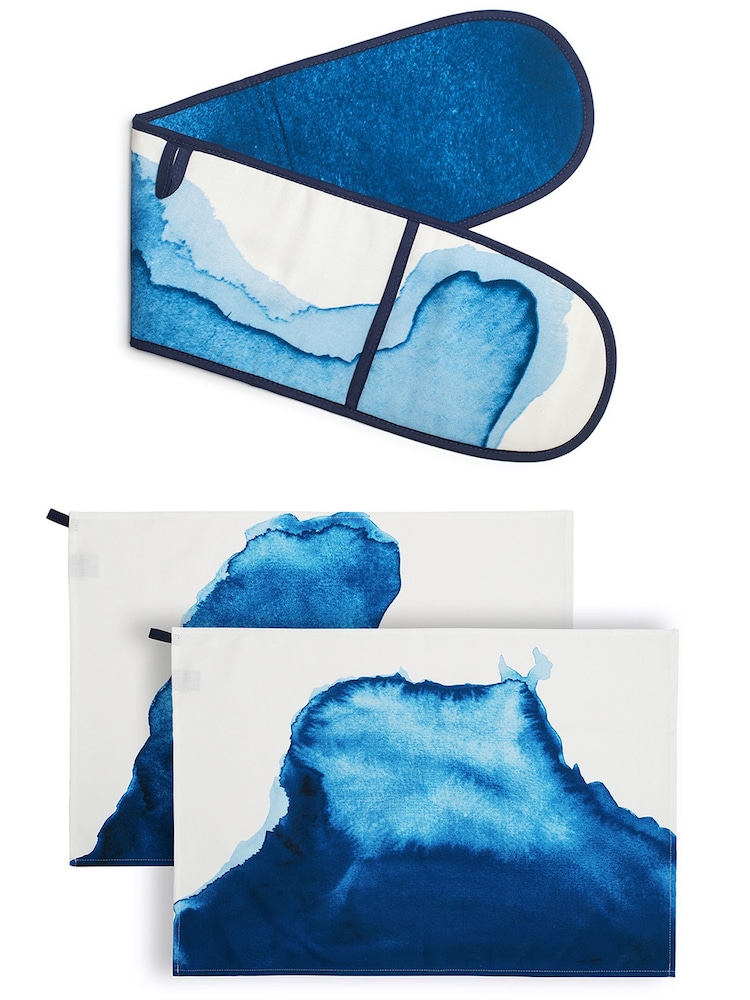 Rick Stein Blue Coves Of Cornwall Double 100% Cotton Oven Glove & Tea Towels Set - Image 1 of 4