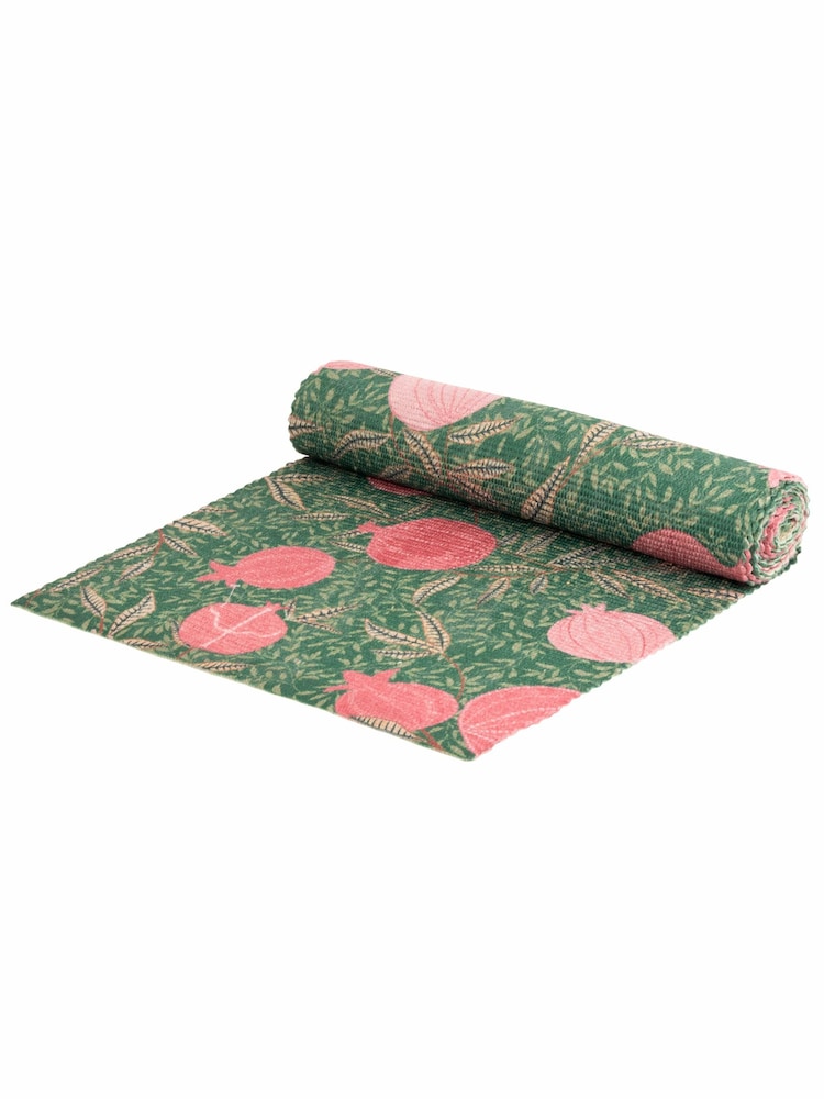 Paoletti Set of 4 Green Pomegranate Christmas Table Placemats & Large Table Runner - Image 5 of 7