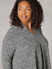 Live Unlimited Curve Mono Dash Print Jersey Pleat Front Top - Bild 3 von 4