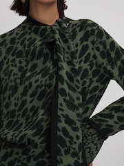 Reiss Black/Dark Khaki Katie Printed Tie Neck Mini Dress - Image 3 of 6