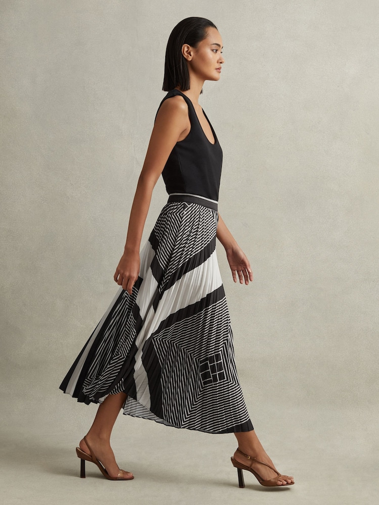 Reiss Black/Cream Gabi Printed Pleated Midi Skirt - Image 1 of 7
