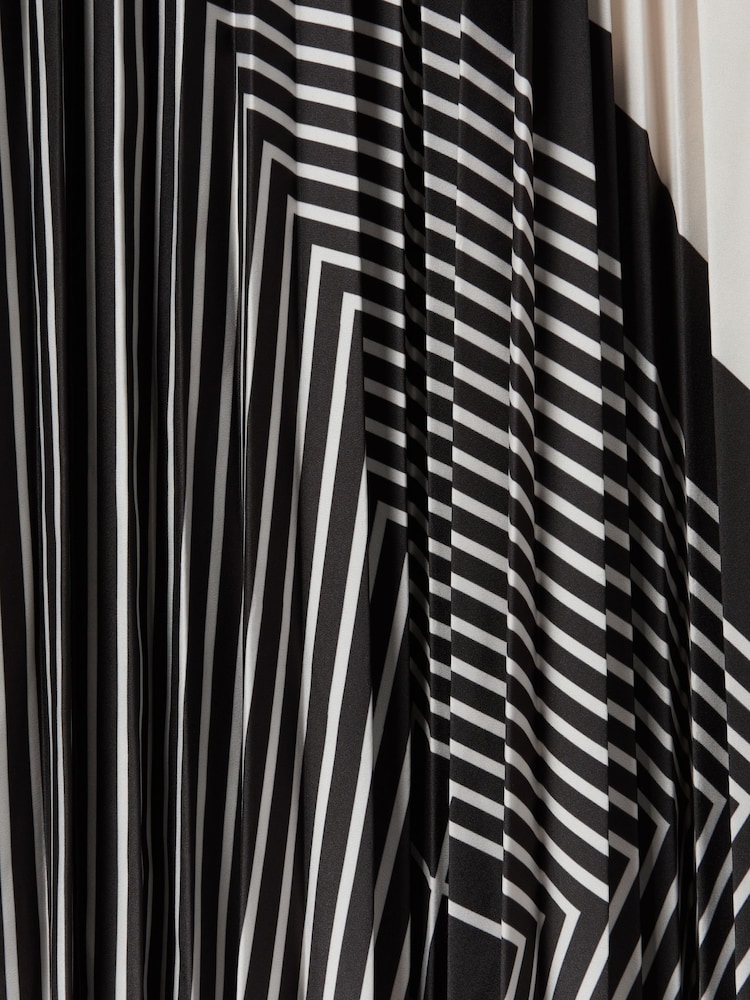 Reiss Black/Cream Gabi Printed Pleated Midi Skirt - Image 7 of 7