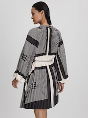Reiss Black/White Bay Printed Pleated Mini Dress - Image 5 of 6