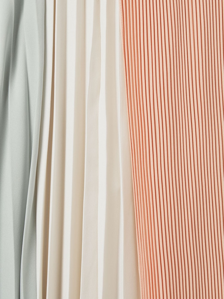 Reiss Maddie Plissierter, asymmetrischer Midirock - Bild 6 von 6 Reiss Maddie Plissierter, asymmetrischer Midirock - Bild 6 von 6
