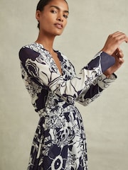 Reiss Navy/Cream Sienna Printed Belted Mini Dress - Image 6 of 6