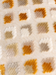 Paoletti 40 x 60cm Lexington Diamond Velvet Jacquard Feather Filled Cushion - صورة 4 من 5