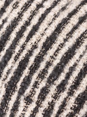 Yard Sono Ink Abstract Fringed Polyester Filled Cushion - Imagem 4 de 5