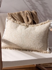 Подушка с перьевым наполнителем Yard Doze Woven Fringed Feather Filled Cushion - Изображение 1 из 4