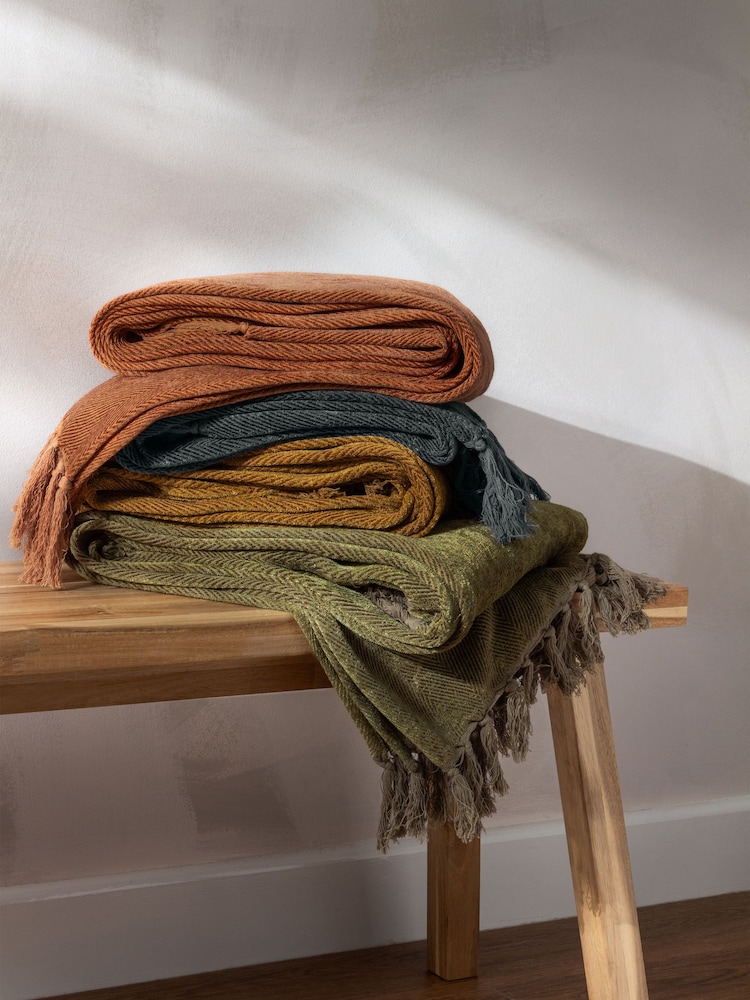 Yard Lichen Green Harri Herringbone Fringed 100% Cotton Throw - Image 2 of 4