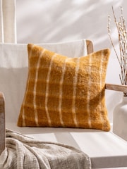 Yard Yarrow Check Feather Filled Cushion - Imagem 1 de 6