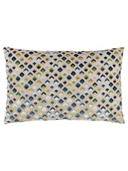 Paoletti 40 x 60cm Lexington Diamond Velvet Jacquard Polyester Filled Cushion - صورة 1 من 5
