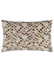 Paoletti 40 x 60cm Lexington Diamond Velvet Jacquard Polyester Filled Cushion - صورة 1 من 5