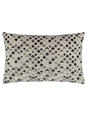 Paoletti 40 x 60cm Lexington Diamond Velvet Jacquard Polyester Filled Cushion - صورة 1 من 5