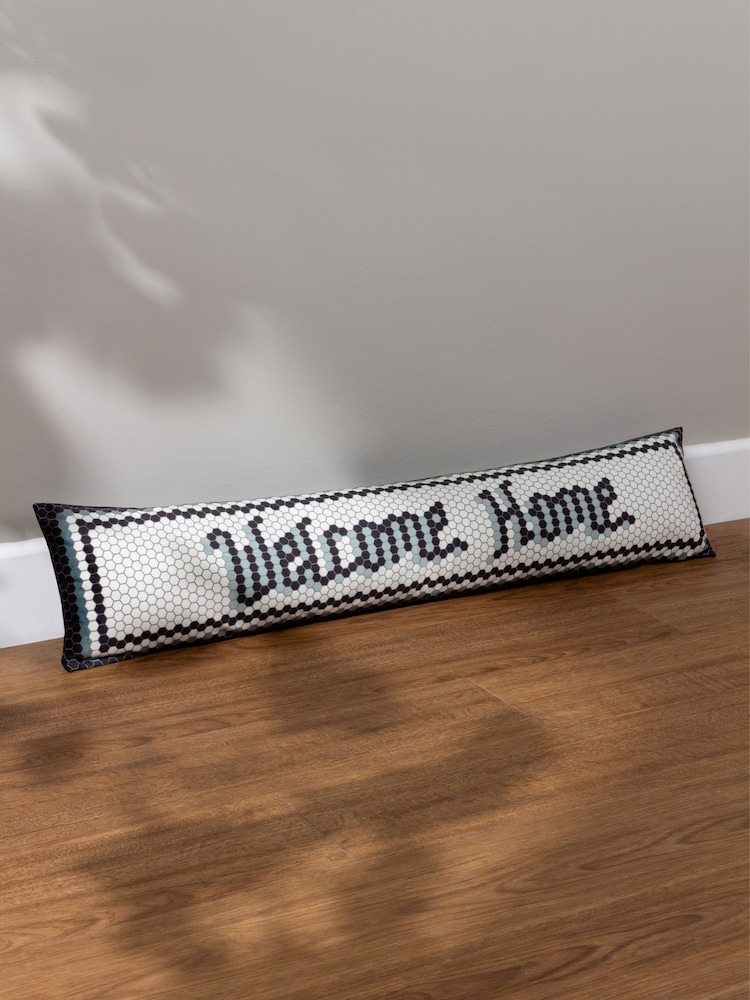 دواسة أرضية مخملية منزلية بنمط موازيك بطبعة رسالة Welcome من Furn - صورة 1 من 4