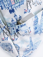 رسم بطبعة لندن باللونين الأبيض/ الأزرق - حقيبة ظهر مدمجة من Cath Kidston - صورة 4 من 10