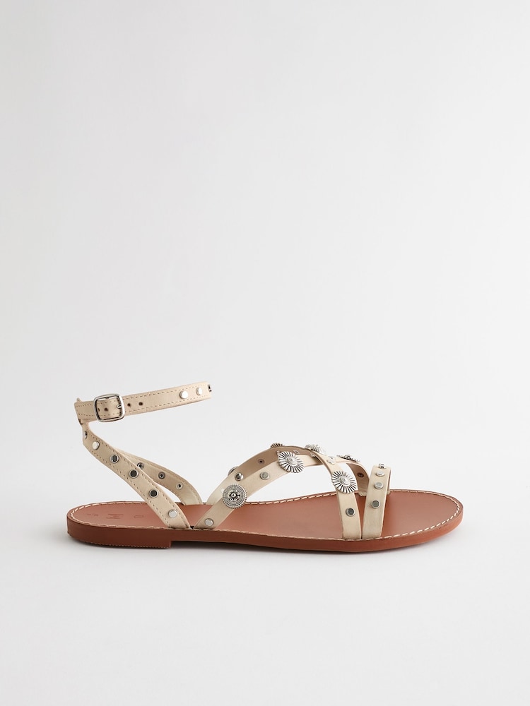 Knochen - Flache Ledersandalen mit Nieten - Bild 2 von 5