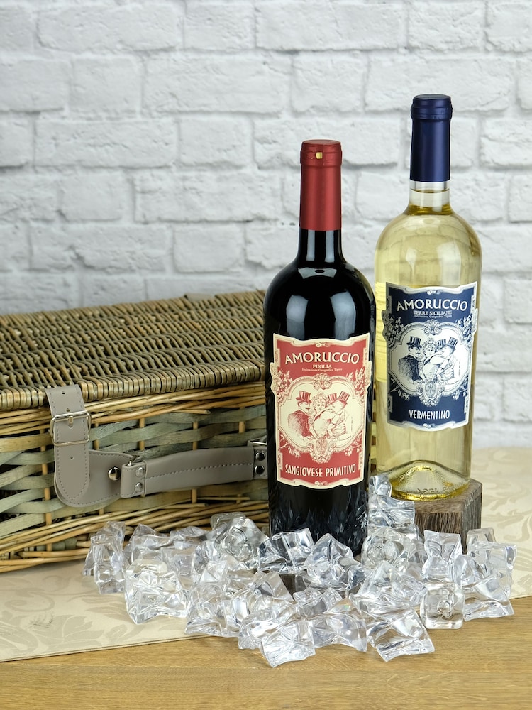 LeBonVin Amoruccio Wine Duo Hamper Gift - Image 1 of 2 LeBonVin Amoruccio Wine Duo Hamper Gift - Image 1 of 2
