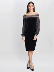 Gina Bacconi Taylor Velvet Off The Shoulder Black Dress - Image 3 of 5