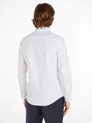 قميص أكسفورد قابل للتمدد من Calvin Klein - صورة 2 من 7