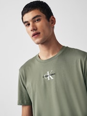 Calvin Klein Jeans 100% Cotton Monologo T-Shirt - Image 3 of 4
