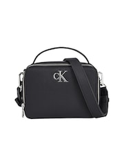 Calvin Klein Minimal Monogram Camera Bag - Bild 5 von 6