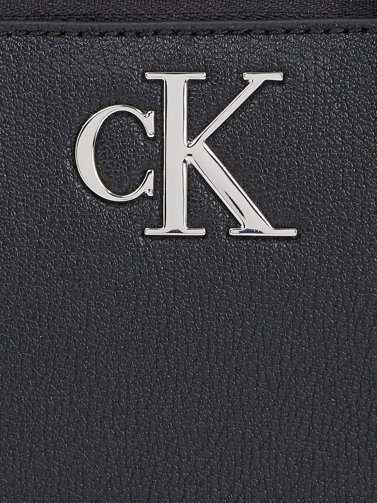 Calvin Klein Minimal Monogram Camera Bag - Bild 6 von 6