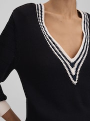 Reiss Navy/White Tammy Crochet V-Neck Jumper - Image 4 of 6