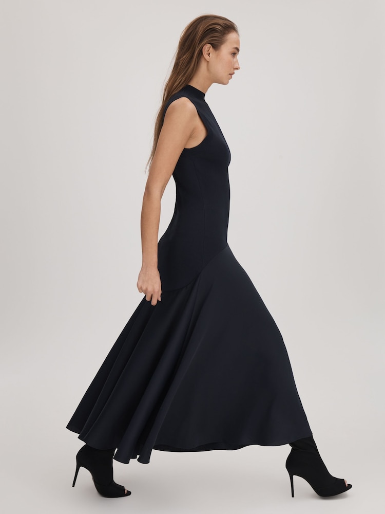 Azul marino - Vestido a media pierna ajustado y con vuelo de Florere - Imagen 1 de 7 Azul marino - Vestido a media pierna ajustado y con vuelo de Florere - Imagen 1 de 7