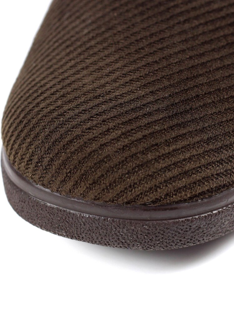 Goodyear Marshall Brown Full Brown Slippers - Image 9 of 9