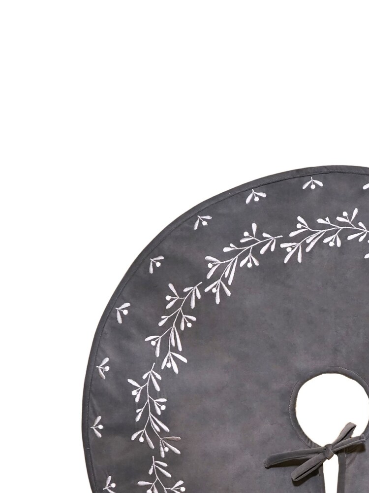 Ivyline Grey Christmas Velvet Mistletoe Tree Skirt - Image 4 of 4