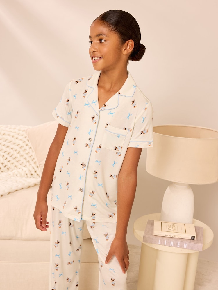 لون كريم دب - حزمة Lipsy Jersey Shirt And Long Leg بيجامات (5-16yrs) - صورة 2 من 6 لون كريم دب - حزمة Lipsy Jersey Shirt And Long Leg بيجامات (5-16yrs) - صورة 2 من 6