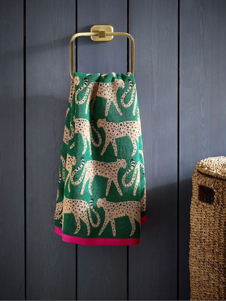 Green 100% Cotton Cheetah Towel - Image 2 of 3