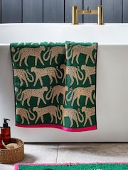 Green 100% Cotton Cheetah Towel - Image 3 of 3