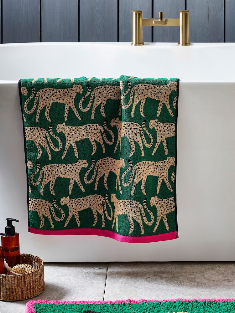 Green 100% Cotton Cheetah Towel - Image 3 of 3