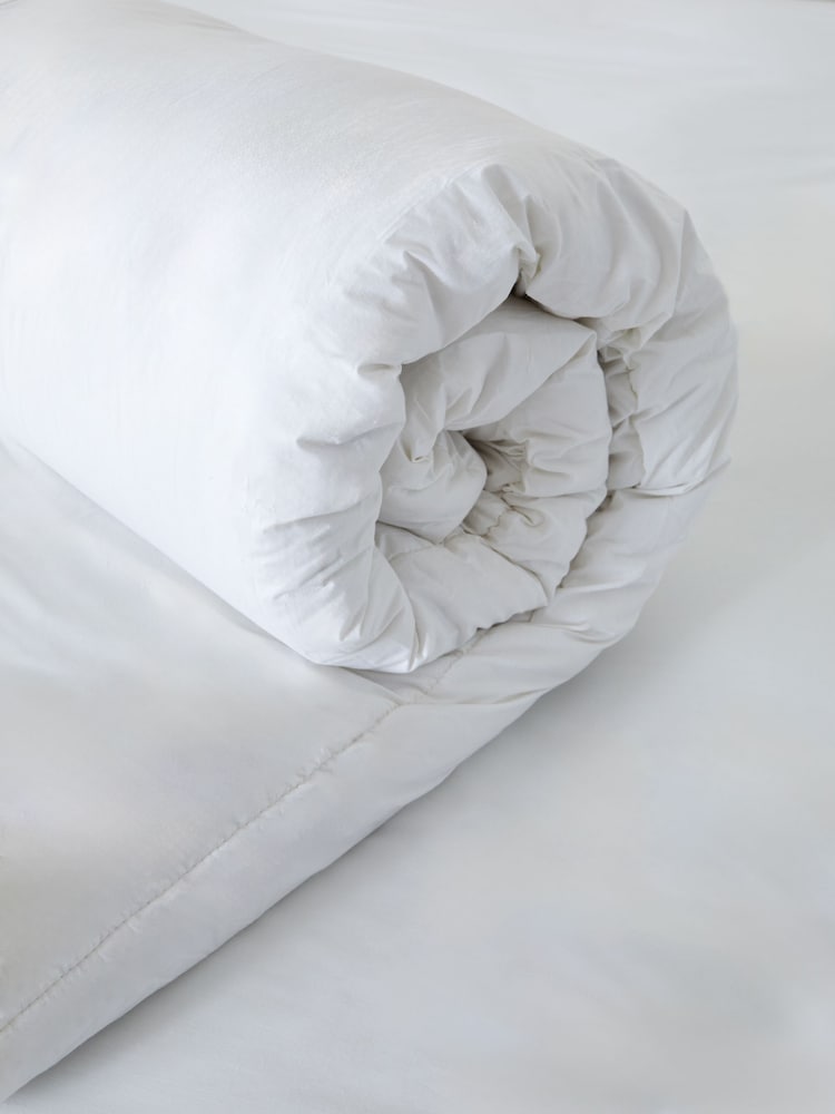 Naturally Temperature Regulating Medium Weight Duvet - Image 3 of 3 Naturally Temperature Regulating Medium Weight Duvet - Image 3 of 3
