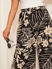 Curves Like These Black/White Border Wide Leg Trousers - Image 2 of 4