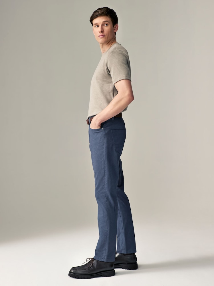 Azul - Slim Fit Smart Belted Printed Stretch Chinos - Imagen 2 de 10 Azul - Slim Fit Smart Belted Printed Stretch Chinos - Imagen 2 de 10