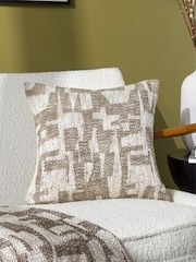HÖEM Ola Jacquard Feather Filled 100% Cotton Cushion - Imagem 1 de 7