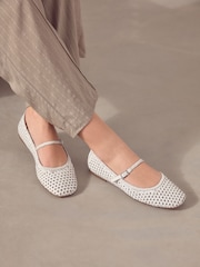 Bela - Usnjeni tkani čevlji Mary Jane Forever Comfort® - Slika 2 iz 4