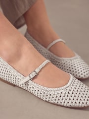 Bela - Usnjeni tkani čevlji Mary Jane Forever Comfort® - Slika 4 iz 4