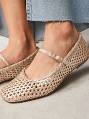 zlata (barva); zlato - Usnjeni tkani čevlji Mary Jane Forever Comfort® - Slika 2 iz 7