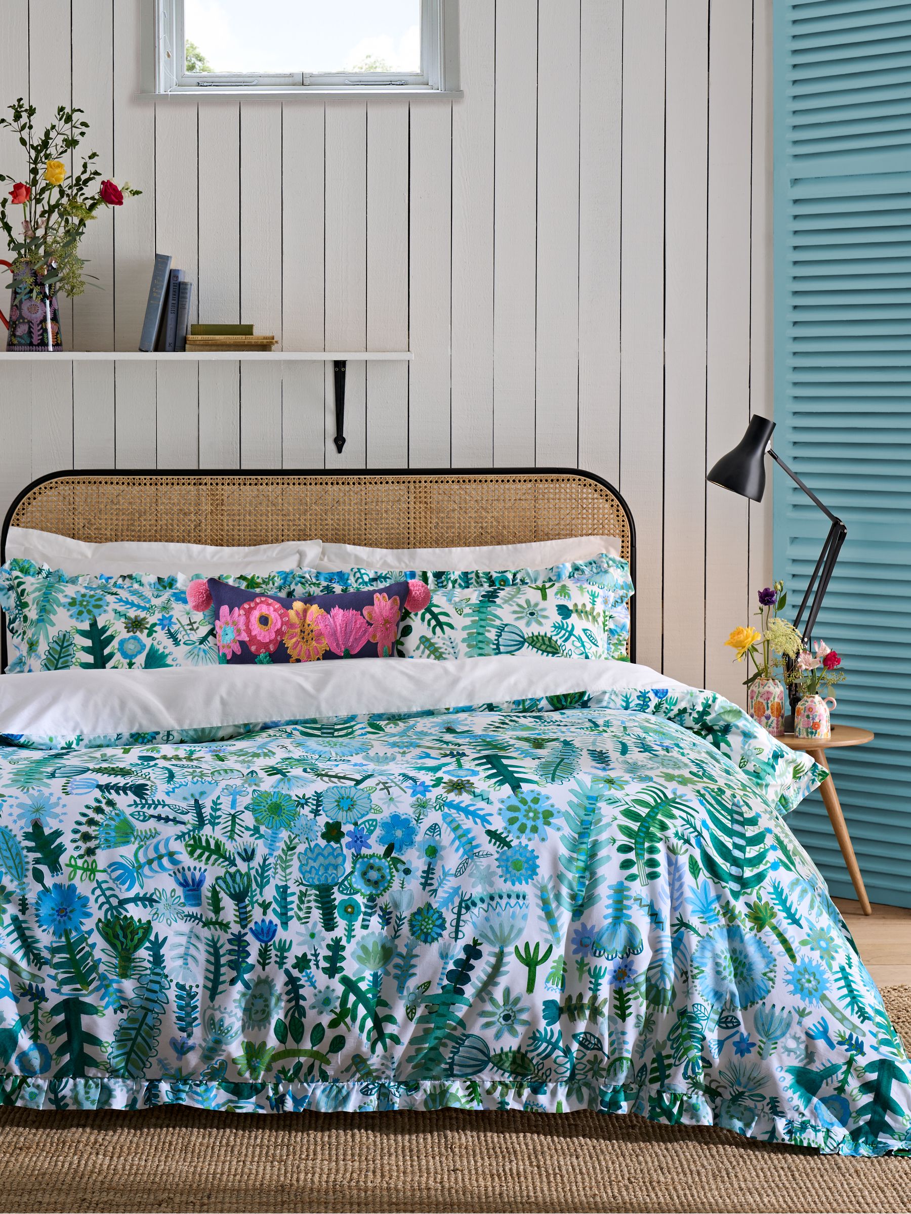 Collections Etc Floral Garden Ruffled Plisse Bedspread Full Cream