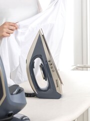 Beldray Grey Mega Steam Iron - Image 3 of 5