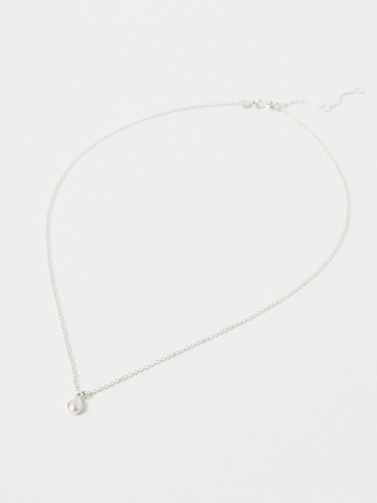 Oliver Bonas White Pearl Drop Auden Pendant Necklace - Image 1 of 5 Oliver Bonas White Pearl Drop Auden Pendant Necklace - Image 1 of 5
