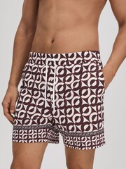 Reiss Tobacco/Ecru Fitzroy Printed Drawstring Swim Shorts - Image 3 of 6