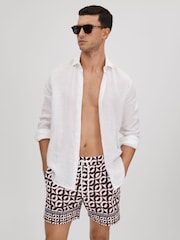 Reiss Tobacco/Ecru Fitzroy Printed Drawstring Swim Shorts - Image 4 of 6